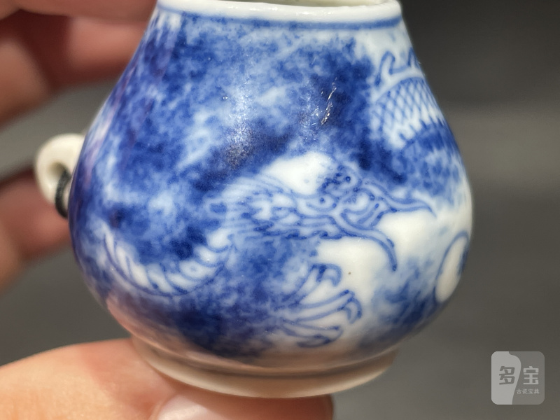 清乾隆 唐英风格青花云龙三现鸟食罐 - 图6